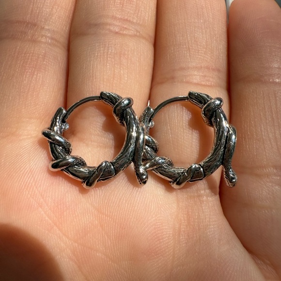 Gothic &Halloween vintage Silver Snake Hoop Earrings - Picture 4 of 5